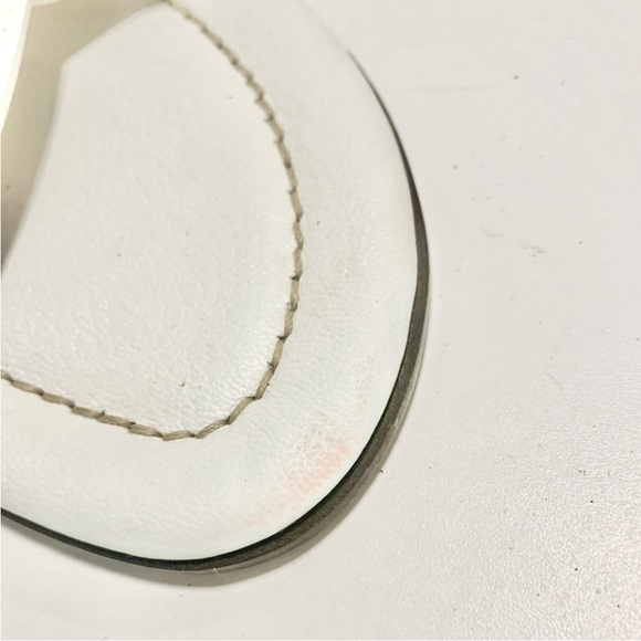 Prada leather sandals. - Picture 7 of 8